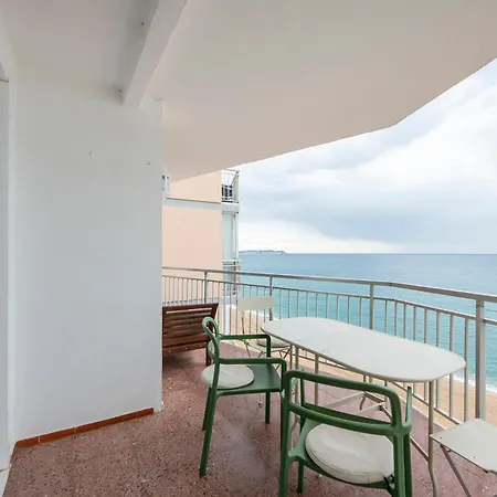 Apartament With Sea Views In